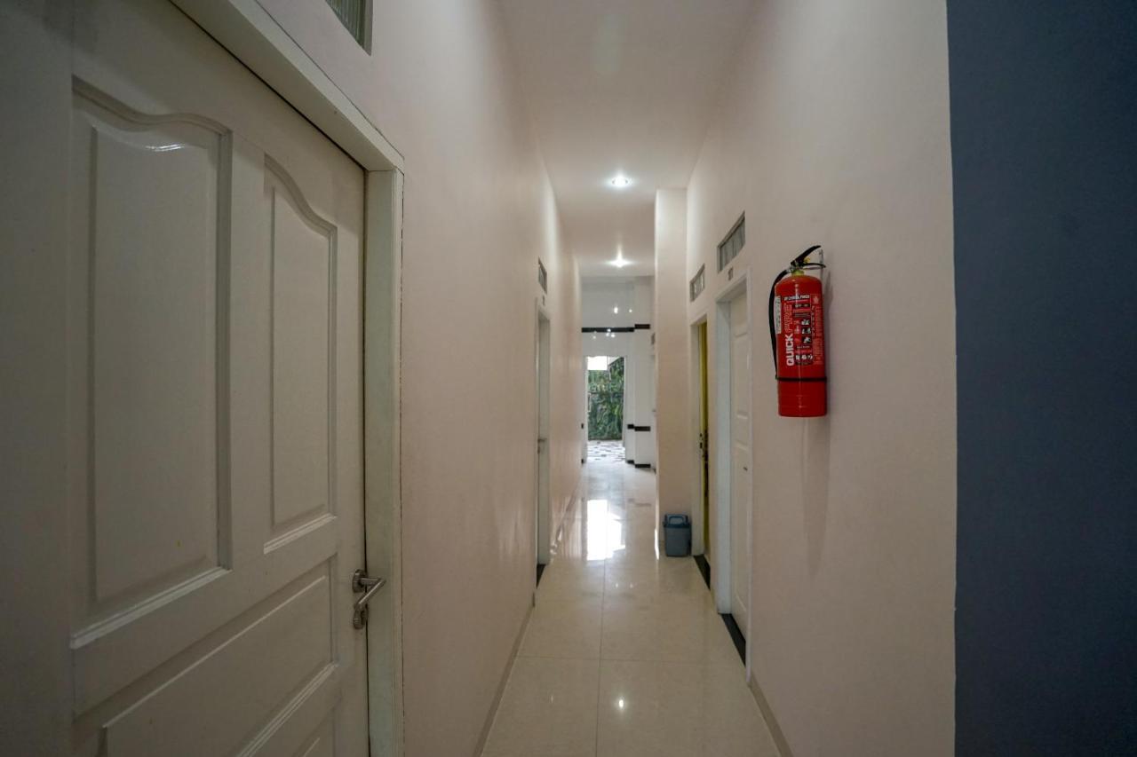 Oyo 616 Express Hotel